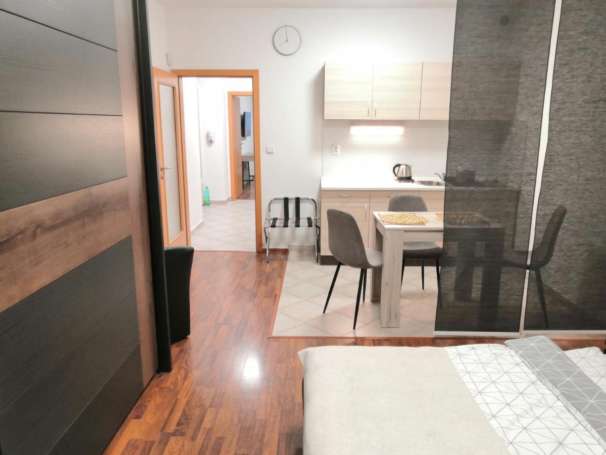 Appartamento Apartman Praha Esterno foto