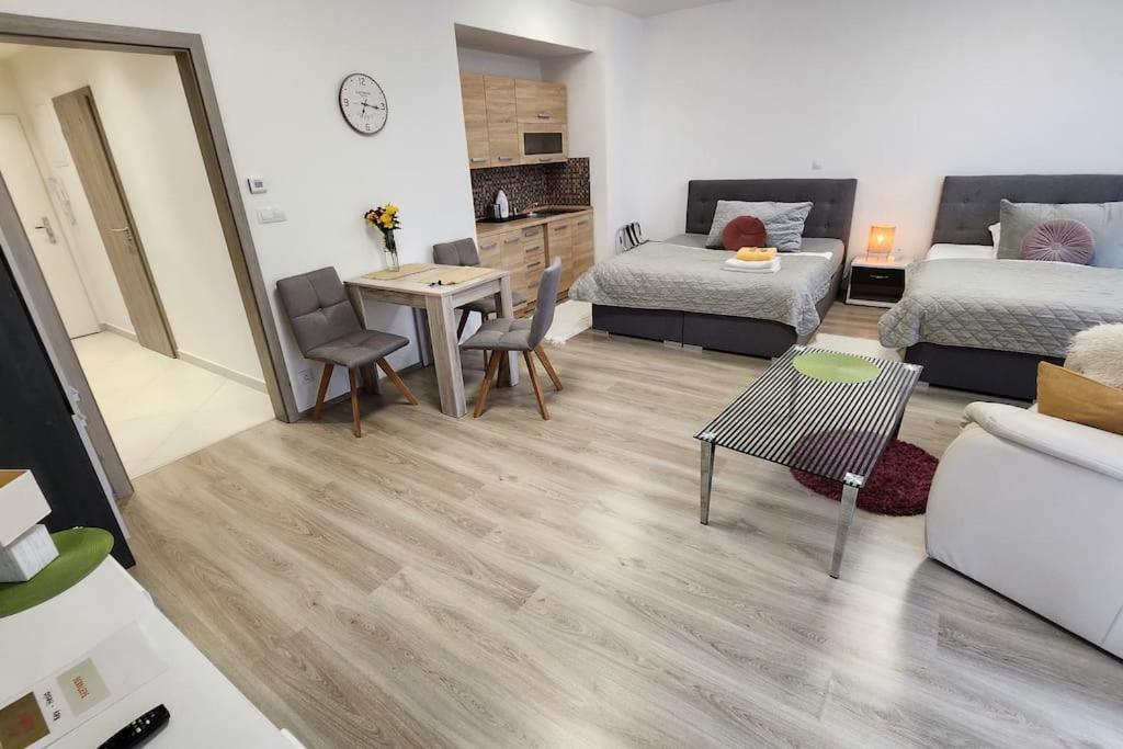 Appartamento Apartman Praha Esterno foto